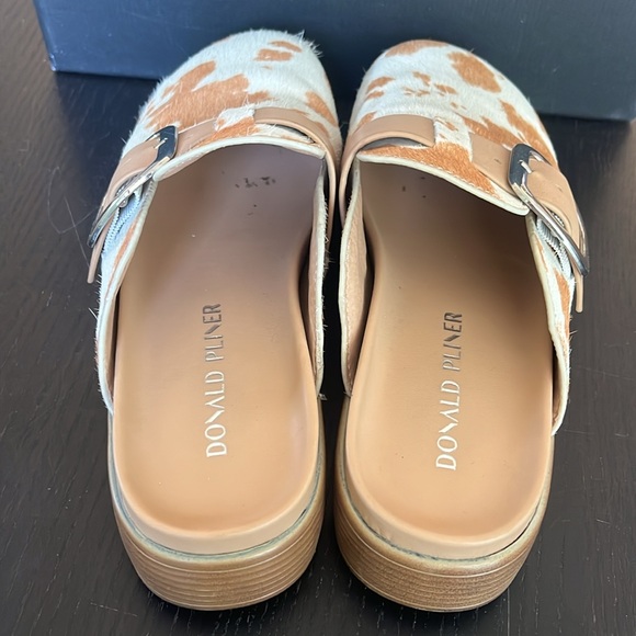 Donald J. Pliner Fiona Bone/Natural Clogs - Picture 2 of 7